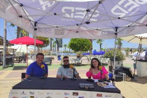 El presidente del Atlético Pulpileño visitó el stand de la SER en la playa.
