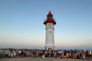 Anterior edición de Atardecer en el faro.
