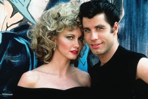 Olivia Newton-John y John Travolta, en un fotograma de Grease.