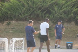 Sadiq, rumbo a la banda del Anexo este miércoles.