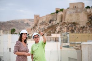 María del Mar Vázquez durante la visita a la obra del Ayuntamiento