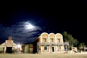 Noche en el desierto’: Un evento único en Oasys Minihollywood.