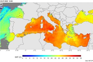 El agua del mar también ha reducido su temperatura en los dos últimos días