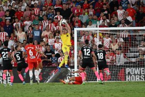 Fernando en el partido Almería-Sevilla del sábado por la noche en el Estadio de los Juegos Mediterráneos.