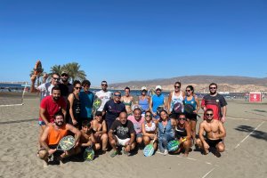 Los protagonistas en la arena del Palmeral.