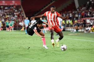 Akieme, un lateral que siempre rinde.