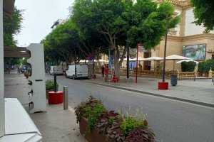 Desmontaje de los ambigús de la Feria del Mediodía en el centro