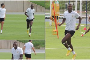 Sadiq sonriente en el entrenamiento celebrado en el Anexo.