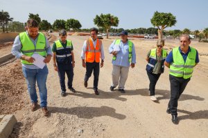 Visita de las autoridades a las obras del Parque de Las Familias de El Ejido.
