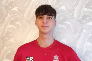 Pau Delós llega al campeón de la Superliga.