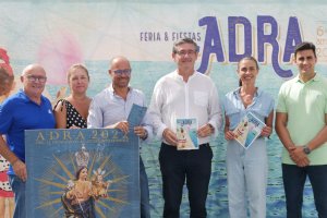 Adra presenta la programación de la Feria.