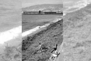 A mediados de septiembre ya no quedaba un alma en la playa, sobre todo si los primeros temporales de viento se habían comido la arena.