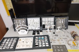 Joyas intervenidas por la Guardia Civil.
