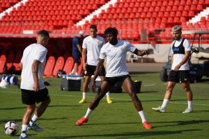 El Bilal Touré en el entrenamiento de este sábado en el Mediterráneo.