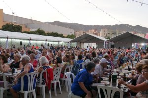 Imagen de la Caseta Municipal de la Feria de Adra durante el acto de los mayores.
