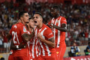 Kaiky celebrando el gol de Ramazani al Real Madrid.