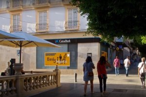 Almerienses en el Paseo de Almería.