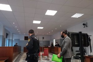 El profesor acusado de abusos sexuales, durante un juicio.