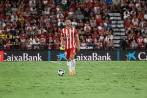 Rodrigo Ely es un fijo en la pizarra del entrenador del Almería.