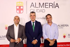 Ayuntamiento y Diputación arropan a Unicaja Costa de Almería para la final de la Supercopa de voleibol.