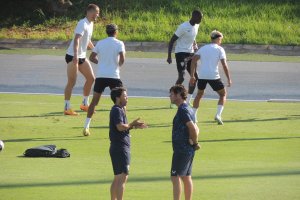 Rubi charla en el inicio del entrenamiento de este jueves.