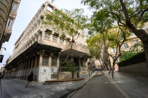 Antiguo edificio de Correos en el centro de la ciudad