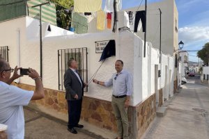 Inauguración de una de las 17 nuevas calles en Felix.