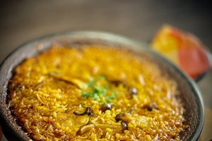 Paella para el almuerzo del sábado.
