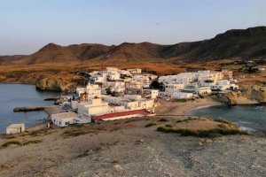 Vista del núcleo urbano de La Isleta del Moro, en el municipio de Níjar.