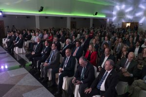 Sala del Hotel Playadulce llena de asistentes a los Premios de Asempal.