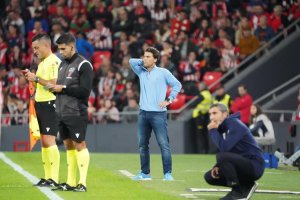 Rubi en la banda de San Mamés el viernes.