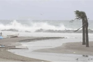 La costa está este domingo en alerta amarilla.