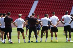 Rubi y la plantilla tienen mucho trabajo por delante esta semana.