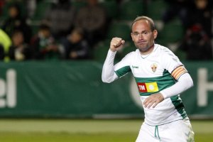 Nino dejó el fútbol profesional pero pasó al mundo de los banquillos.