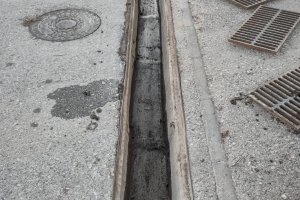 Uno de los canales tras la limpieza efectuada.