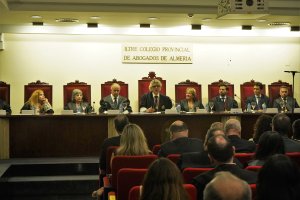 Intervención del decano Juan Luis de Aynat en el acto institucional
