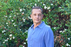 El almeriense Javier Rovira, autor de la novela ‘Mala mar’. Foto: José Luis de Hijes.