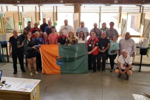 Autoridades y participantes en la tirada benéfica en Gádor por ALTEA.