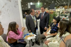 Javier Aureliano García también estuvo presente estos días en SIAL París.