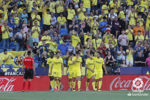 Otro Miura lejos del Estadio de los Juegos Mediterráneos.