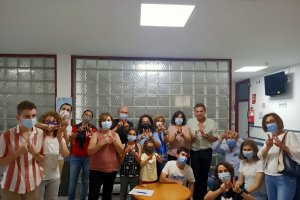 Participantes en las jornadas y pacientes, este sábado en Almería.