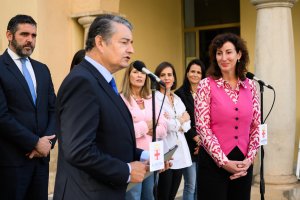 Momento de la visita institucional de Antonio Sanz al Ayuntamiento de Almería