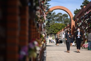 Visita al cementerio de Sacramento Sánchez