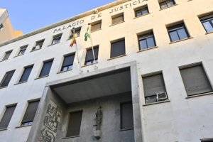 La sentencia acuerda que al principal acusado no se le conceda el tercer grado de clasificación penitenciaria hasta el cumplimiento de, al menos, l