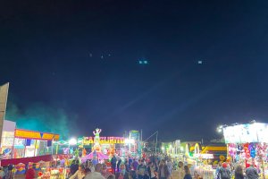 Vecinos y visitantes disfrutan ya de las fiestas en honor a su patrona, la Virgen de las Angustias.