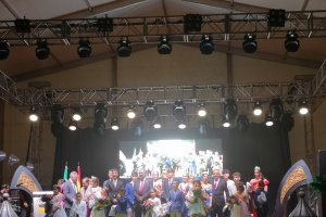 Foto de familia de la gala de apertura de la Feria 2022.
