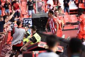 Lázaro celebra su gol.