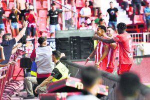 Lázaro celebrando con rabia el gol que daba el empate a los rojiblancos ante el Celta.