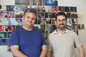 Miguel Ángel Jurado Sánchez y Juan Pedro Artero, en la sede de Kinétika, en pleno centro de Almería.