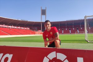 Kaiky en el Estadio de los Juegos Mediterráneos con LA VOZ.